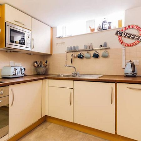 Central 2-Bed, 2-Bath Sanctuary Near Holborn Station, Covent Garden & West End Londra Esterno foto